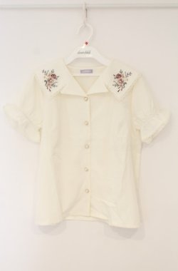 画像1: axes femme POETIQUE / ブーケ刺繍襟ブラウス M キナリ O-26-01-23-047-AX-BL-OW-OS