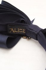 画像4: ALICE and the PIRATES / サテンリボンのまんなかリボンカチューシャ  ネイビー O-26-03-14-088-PA-AC-YM-OS (4)