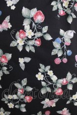 画像4: 【SALE】axes femme / ベリー柄ロングワンピース  クロ O-25-09-09-029-AX-OP-IG-ZH (4)