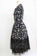 画像2: 【SALE】axes femme / ベリー柄ロングワンピース  クロ O-25-09-09-029-AX-OP-IG-ZH (2)