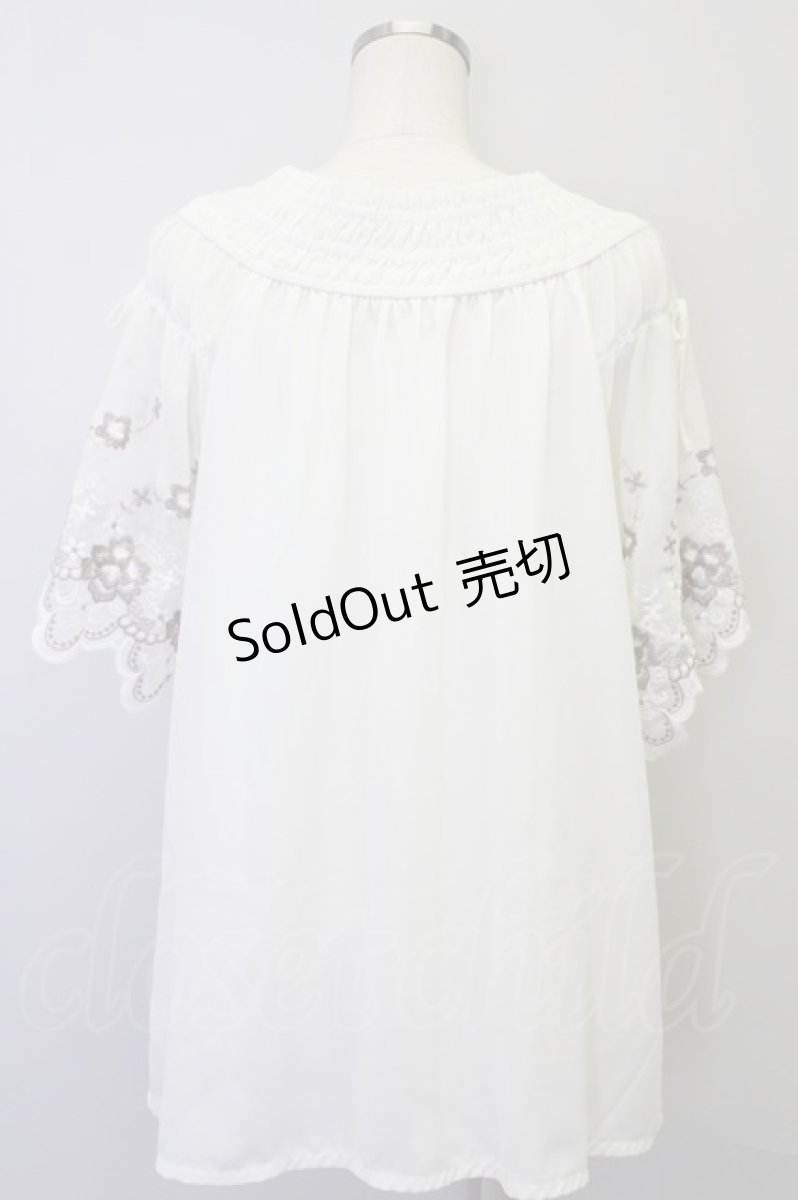 画像2: axes femme  / 袖刺繍シャーリングブラウス Y-23-07-27-4005-1-BL-AX-L-SZ-ZT154 (2)