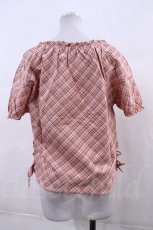 画像2: PINK HOUSE  / ロゴ刺繍&サイド編み下げチェック半袖ブラウス I-23-8-11-23-LO-BL-HD-ZT130 (2)