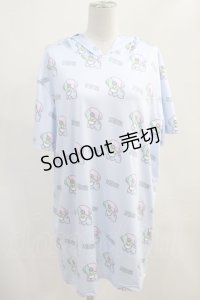 NieR Clothing / 総柄半袖プルパーカー  サックス H-24-01-12-034-PU-TO-KB-ZT384