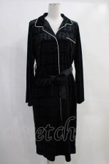 画像1: 【SALE】NieR CLOTHING / 3POCKET 111CM LONG UNISEXベロアルームウェア  黒 H-24-01-27-036-PU-TO-KB-ZT001 (1)