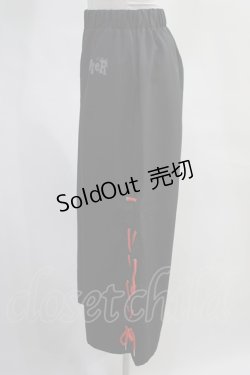 画像2: NieR Clothing / レースアップワイドパンツ  黒×赤 H-24-02-08-009-PU-PA-KB-ZH