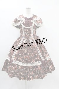 metamorphose / 【プラスサイズ】はしごレースリボンケープ付きジャンパースカート (花柄) プラスサイズ ブラウン H-24-03-15-1036-ME-OP-NS-ZH