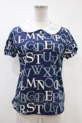 Jane Marple / アルファベットロゴのポロシャツ  ネイビー H-24-04-13-021-JM-TO-KB-ZH
