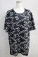 画像1: NieR Clothing / ロゴ総柄カットソー  黒×白 H-25-05-11-1036-PU-TS-KB-ZH (1)