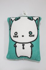 画像2: NieR CLOTHING / ミニクッションストラップ   25-06-06-1011-PU-ZA-KB-ZH (2)