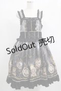 metamorphose / 【プラスサイズ】Clock Forest Night フリルジャンパースカート プラスサイズ グレイッシュナイト(Grayish Night) H-25-02-06-014-ME-OP-NS-ZH