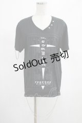 SEX POT ReVeNGe / チェーンチャーム付VネックTシャツ  黒 H-25-03-02-007-SP-TO-KB-ZH