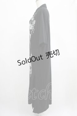 画像2: SEX POT ReVeNGe / ローズプリント半袖ロングスリットカットソー  黒×白 H-25-03-02-014-SP-TO-KB-ZH