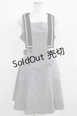 フェリシモ / 童話『不思議の国のアリス』おかしなお茶会メンバーの柄ワンピース：ブラックコーヒー サイズ5 グレー H-25-03-14-039-LO-OP-NS-ZH