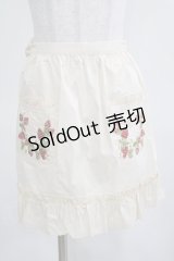axes femme kawaii / 苺刺繍ハーフエプロン Free 生成り H-25-03-22-029-AX-SK-NS-ZH