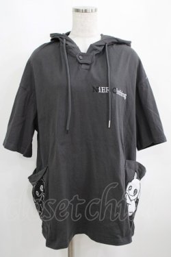 画像1: NieR Clothing / ポケット刺繍プルパーカー  グレー H-25-03-31-044-PU-TO-KB-ZH