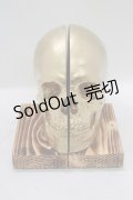 THE BLACKENED TEETH / Skull Bookends   H-25-04-01-049-PU-ZA-KB-ZH