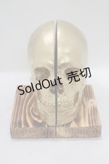 THE BLACKENED TEETH / Skull Bookends   H-25-04-01-049-PU-ZA-KB-ZH