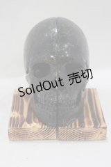 THE BLACKENED TEETH / Skull Bookends   H-25-04-01-050-PU-ZA-KB-ZH