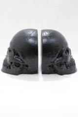 THE BLACKENED TEETH / Full Skull Bookends   H-25-04-01-060-PU-ZA-KB-ZH