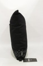 画像2: MORPH8NE / SLEEPY PILLOWクッション  ブラック H-25-04-03-005-PU-ZA-KB-OS (2)