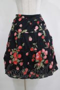 Jane Marple / Berryプリントのピンタックスカート  黒 H-25-04-04-030-JM-SK-KB-ZH
