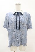 axes femme POETIQUE / プリュムプリントレース襟ブラウス M ブルーグレー H-25-04-14-050-AX-TO-NS-ZH