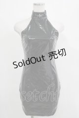DOLLS KILL / カフス付きホルターベアトップ XS 黒 H-25-04-21-1022-PU-TO-KB-ZH