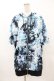画像1: NieR Clothing / 総柄ZIP半袖パーカー  黒×青 H-25-04-22-031-PU-TO-KB-ZH (1)
