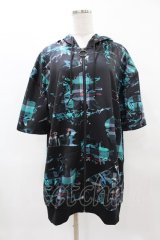 NieR Clothing / 総柄ZIP半袖パーカー  黒 H-25-04-22-038-PU-TO-KB-ZH