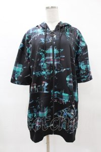 NieR Clothing / 総柄ZIP半袖パーカー  黒 H-25-04-22-038-PU-TO-KB-ZH