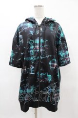 NieR Clothing / 総柄ZIP半袖パーカー  黒 H-25-04-22-039-PU-TO-KB-ZH