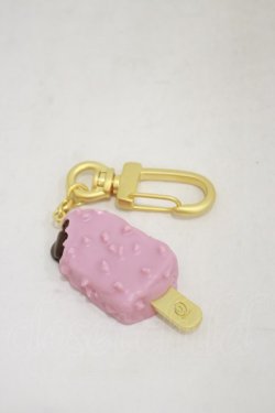 画像1: Q-pot. / アイスバー キーホルダー（ストロベリーチョコレート）  ピンク H-25-04-26-003-QP-ZA-NS-ZH