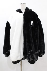 NieR Clothing / 超ふわもこ2WAY OFF-SHOULDER TWO-TONE OUTER F 黒×白 H-25-05-01-1060-PU-CO-KB-ZT-C033