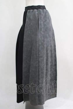 画像2: Qutie Frash / レイヤード風プリーツロングスカート  黒×グレー H-25-05-02-004-QU-SK-KB-ZH