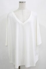Qutie Frash / Vネックトップス  白 H-25-05-06-042-QU-TO-KB-ZH