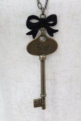 Q-pot. / Alice’s Key Necklace   H-25-05-07-1006-QP-AC-KB-ZH