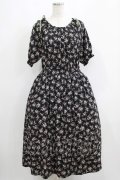 F&A / 小花柄オフショルワンピース Free ブラック H-25-05-13-012-LO-OP-NS-ZH