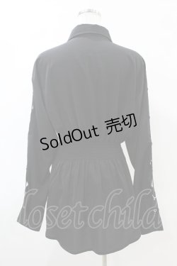 画像2: NieR Clothing / ベルト風ロングシャツ  黒 H-25-05-25-1024-PU-OP-KB-ZH