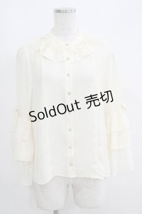 axes femme kawaii / 3段フリル姫袖ブラウス M アイボリー H-25-05-28-067-AX-BL-NS-ZH