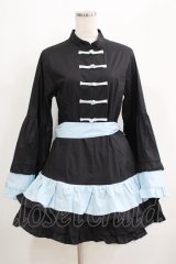 NieR Clothing / フリル付きフレア袖配色ワンピース【DESIGN CHINA】 F 黒×サックス H-25-06-07-031-PU-OP-KB-ZH