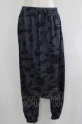 NieR Clothing / 総柄プリントサルエルパンツ F グレー H-25-06-09-1031-PU-PA-KB-ZH
