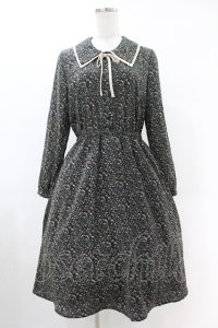 Fi.n.t / ダブルビッグカラー小花柄ワンピース Free BLACK H-25-06-11-013-CA-OP-NS-ZH