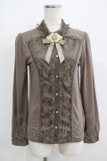 axes femme / リボンブローチ付きトップス M ベージュ H-25-06-12-1040-AX-TO-NS-ZH