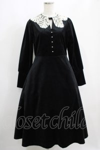 an another angelus / クロシェニットレース衿ベロアワンピース Free BLACK H-25-06-16-004-CA-OP-NS-ZT130