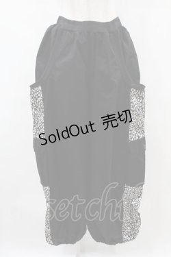 画像1: Qutie Frash / プリント切替カーゴパンツ  黒 H-25-06-23-1029-QU-PA-KB-ZH