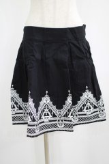 Restyle / HENNA SKIRT XL ブラック×ホワイト H-25-06-26-025-GO-SK-KB-ZH