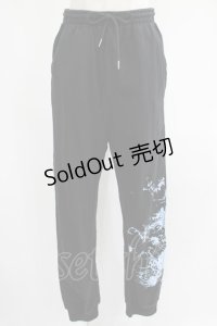 NieR Clothing / プリントSWEAT PANTS  黒 H-25-07-01-017-PU-PA-KB-ZH