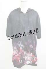 NieR Clothing / 総柄ZIP半袖パーカー F 黒 H-25-07-05-042-PU-TO-KB-ZH