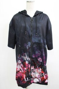NieR Clothing / 総柄ZIP半袖パーカー F 黒 H-25-07-05-042-PU-TO-KB-ZH