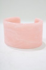 画像1: Q-pot. / バングル/ストロベリーミルクチョコレート アクリル F ピンク H-25-11-04-1014-QP-AC-ET-ZH (1)